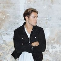 Benjamin Ingrosso chat bot